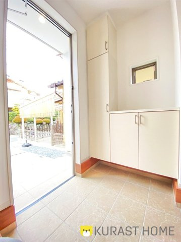 京都市西京区山田車塚町　新築戸建の玄関