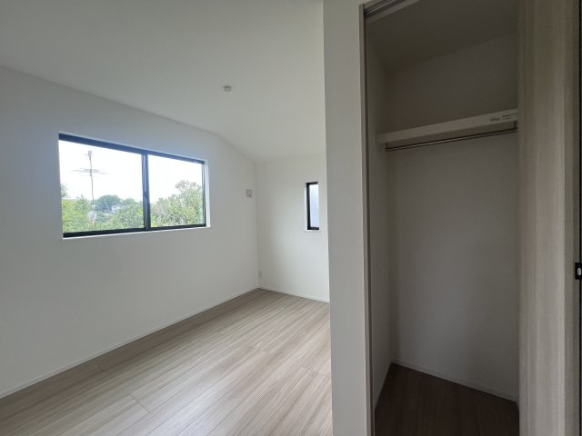 町名からして何だか静かそう…その名の通りの閑静な立地【緑区竹山１丁目】新築戸建の洋室|スタンダードな洋室です