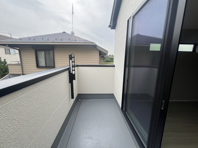 町名からして何だか静かそう…その名の通りの閑静な立地【緑区竹山１丁目】新築戸建のバルコニー|お洗濯にも便利なバルコニー付き