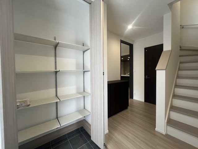 町名からして何だか静かそう…その名の通りの閑静な立地【緑区竹山１丁目】新築戸建の玄関|毎日通る玄関はこちらです