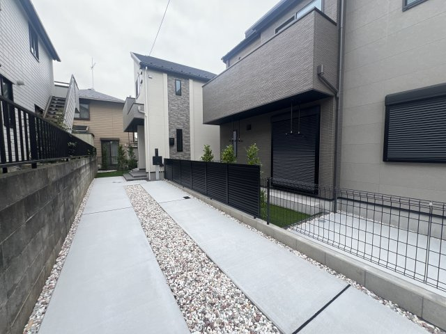 町名からして何だか静かそう…その名の通りの閑静な立地【緑区竹山１丁目】新築戸建の駐車場|駐車スペースもあります