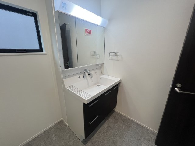 町名からして何だか静かそう…その名の通りの閑静な立地【緑区竹山１丁目】新築戸建の独立洗面台|独立洗面台です