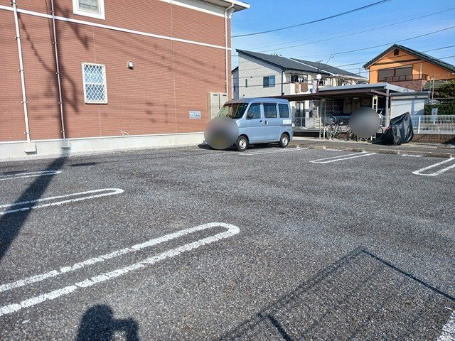 プラシードの駐車場