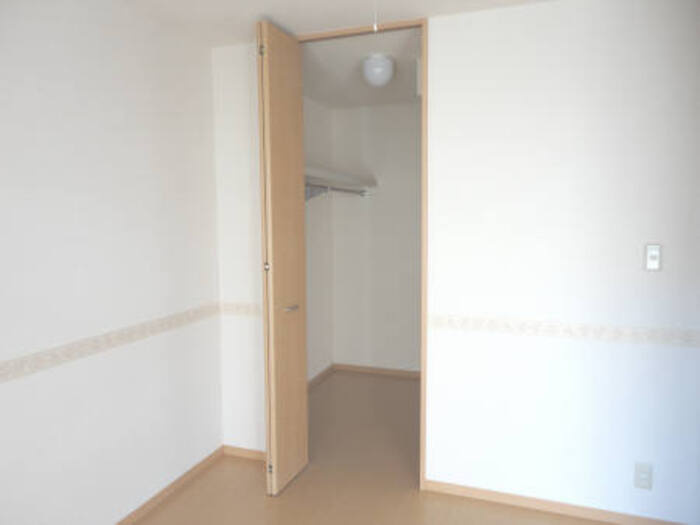 パンシオーネの洋室|103 南東洋室･ｳｫｰｸｲﾝ