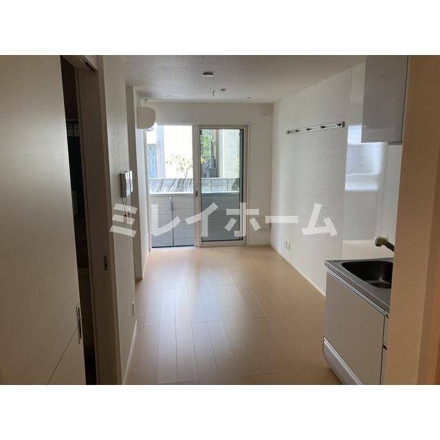 RAFFINEREGALOの居間・リビング