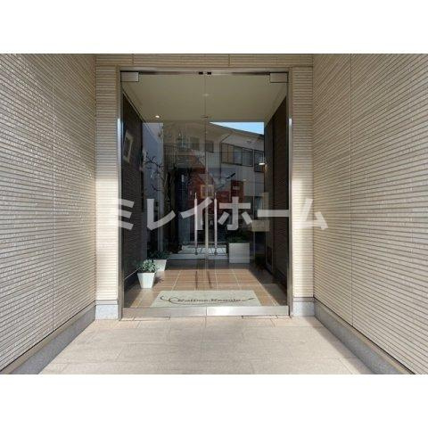 RAFFINEREGALOのロビー