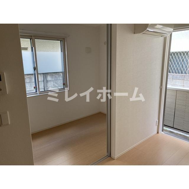 RAFFINEREGALOの居間・リビング