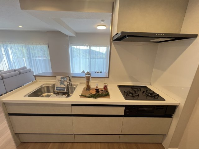 【キッチン】西宮名塩ウィンディヒルズⅠ番館 