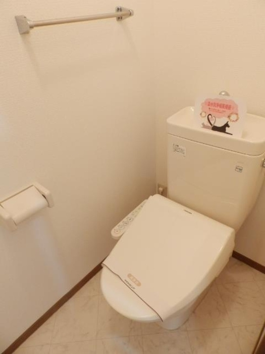 ニューライフムラタのトイレ|トイレ（温水洗浄暖房便座）