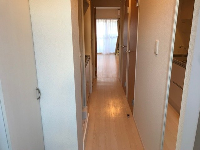 クレイノアムールの玄関