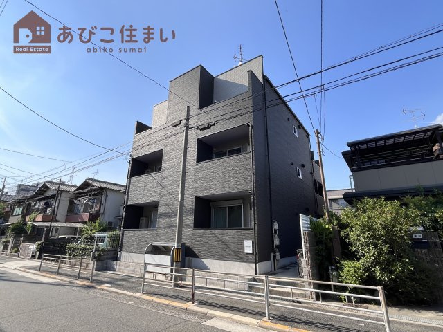 CRASTINE遠里小野の外観