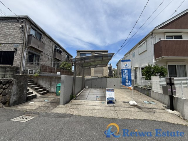 中古戸建　茅ヶ崎市東海岸南3丁目の駐車場|ご家族分の自転車を駐輪したり、来客用の駐車スペースとしてもお使いいただけます。