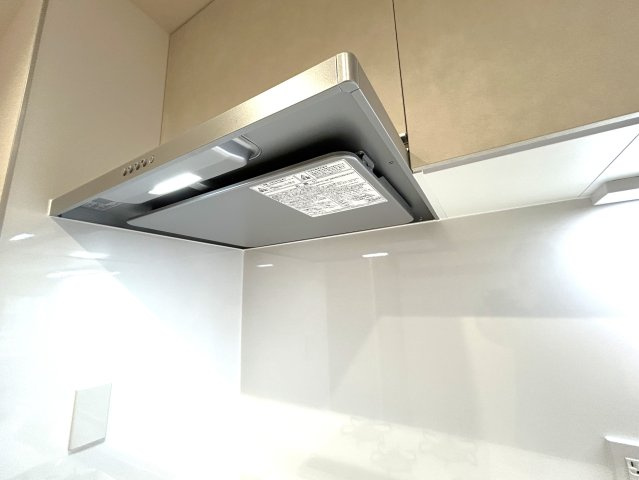 ユテライズ根岸のキッチン|整流板がついていることによって吸い込む力がアップしています。又、お掃除がし易い構造となっております。