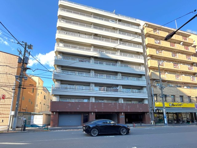 ユテライズ根岸の外観|住む人を映し出す洗練された佇まいは、いつまでも輝き続けながらいつしか街の風景に溶け込んでいきます。