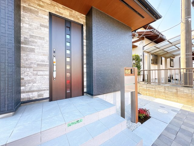 東松山市桜山台　新築一戸建てのエントランス|エントランス