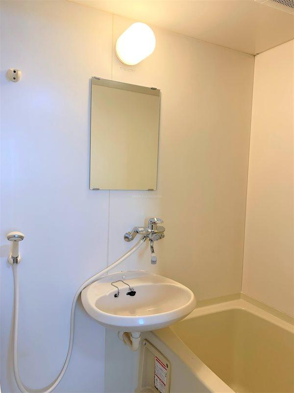 サンハイツイワミの浴室