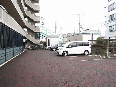 KDXレジデンス茨木Ⅱの駐車場