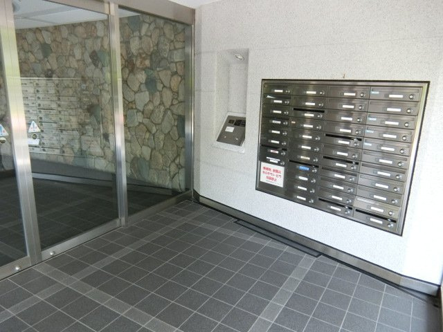 KDXレジデンス茨木Ⅱのエントランス