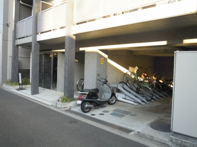 【その他共用部分】 | エルミタージュ東高円寺 | 駐輪場完備。