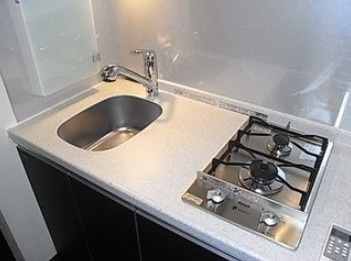 【キッチン】 | エルミタージュ東高円寺 | 2口ガスコンロのシステムキッチン。
