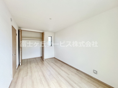 【寝室】 | 裾野市茶畑 9期 新築一戸建て A号棟 | 7.5帖の寝室です