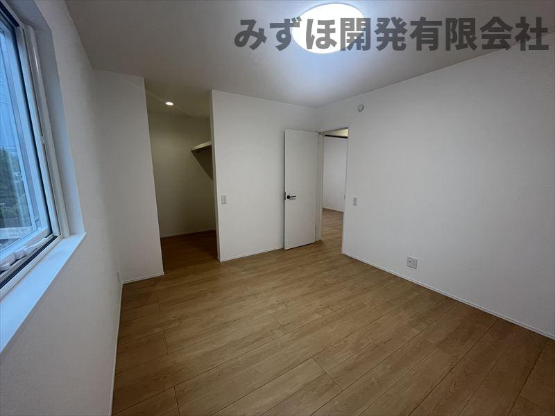 東根市中央東2丁目2-10の洋室