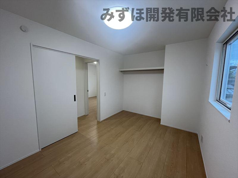 東根市中央東2丁目2-10の洋室