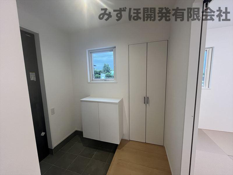 東根市中央東2丁目2-10の玄関