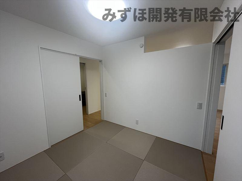 東根市中央東2丁目2-10の和室