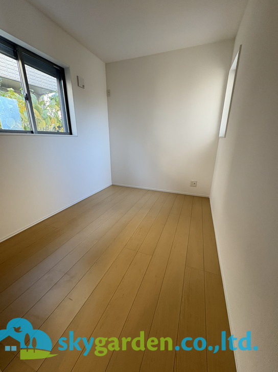 藤沢市辻堂東海岸1丁目3期　新築戸建　全2棟1号棟の洋室|落ち着いた色調の洋室です