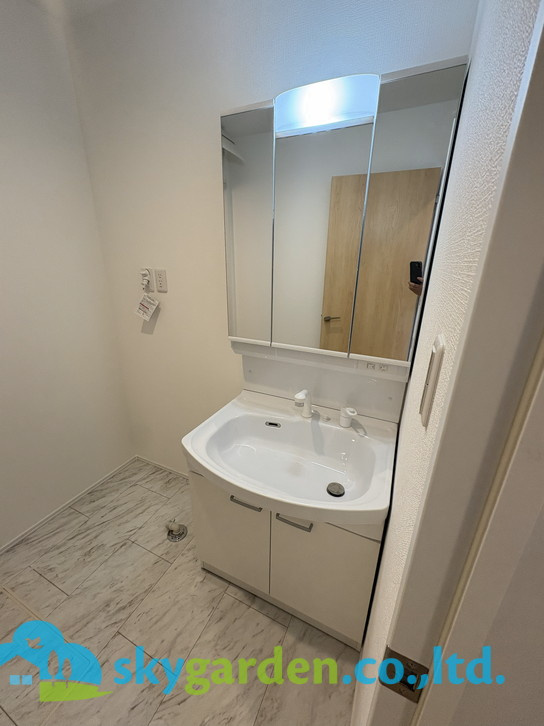 藤沢市辻堂東海岸1丁目3期　新築戸建　全2棟1号棟の独立洗面台|朝の身支度には欠かせない独立洗面化粧台