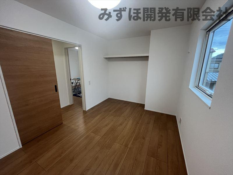 東根市中央東2丁目2-10の洋室