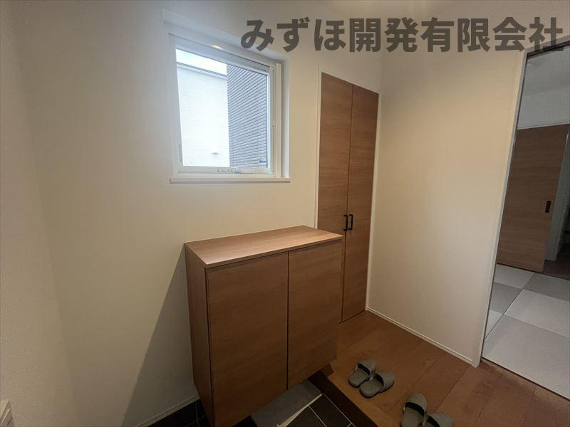 東根市中央東2丁目2-10の玄関