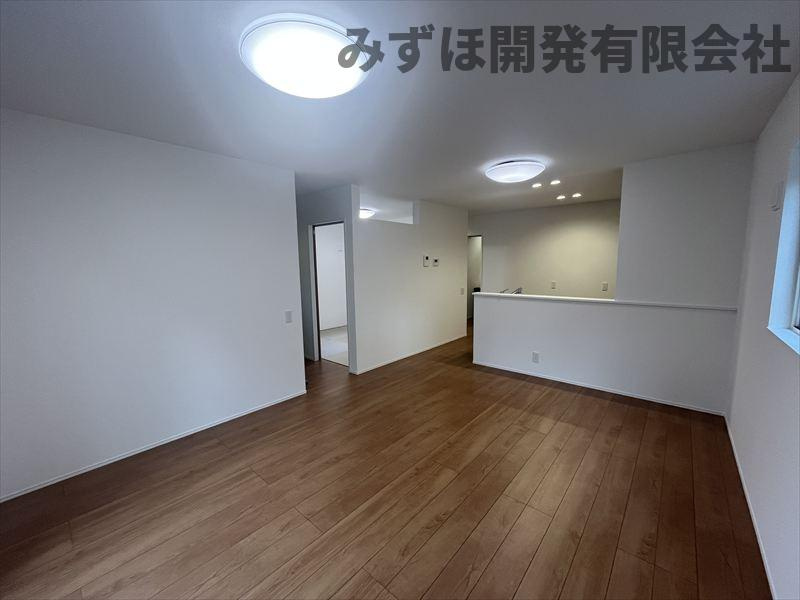 東根市中央東2丁目2-10の居間・リビング