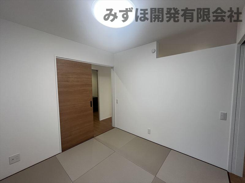 東根市中央東2丁目2-10の和室