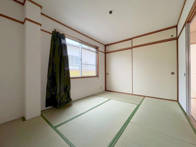 西田マンションの寝室