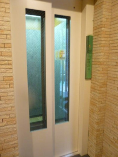 CASA一里塚のロビー