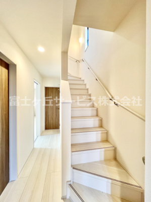 【その他】 | 裾野市桃園 新築一戸建て | 階段です
