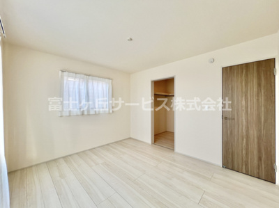 【寝室】 | 裾野市桃園 新築一戸建て | 7帖の寝室です