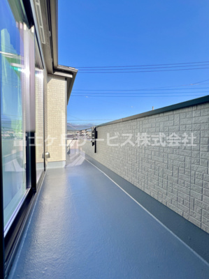 【バルコニー】 | 裾野市桃園 新築一戸建て | 開放的で明るい空間を演出してくれるバルコニーです