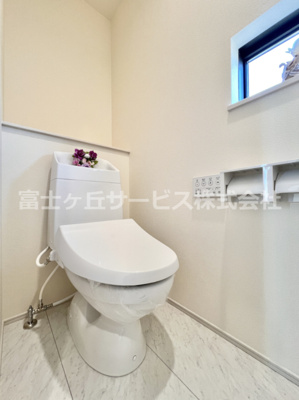 【トイレ】 | 裾野市桃園 新築一戸建て | 2Fのトイレです