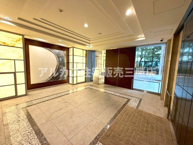 クロスエアタワーのロビー