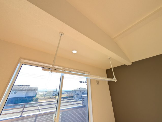 【設備】 | ブルーミングガーデン高崎市箕郷町上芝ー① | 室内干しユニットも標準装備♪