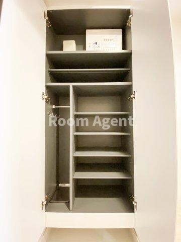 グランドゥール瑞穂通の玄関