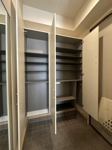 川崎市麻生区高石３丁目の賃貸マンションの収納|別部屋参考