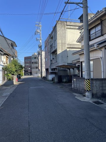 土地　大柳町2丁目の前面道路含む現地写真