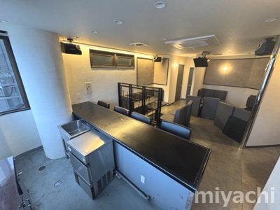  | クイーンズスクエアビル