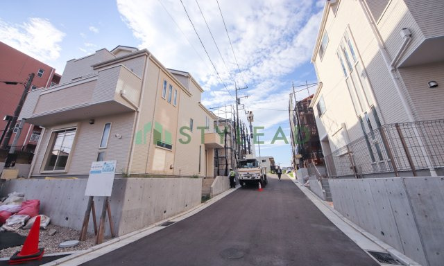 【前面道路含む現地写真】