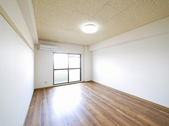 ヴィエンシャトレー小池の洋室|広々とした洋室です