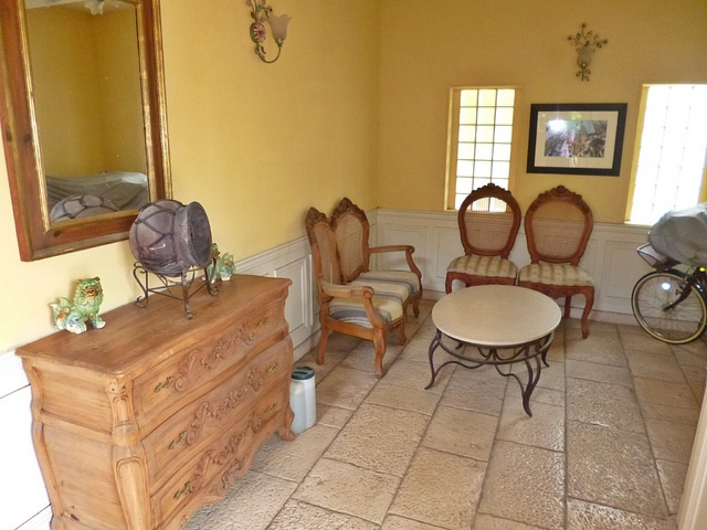 ＶＥＶＥ　ＴＡＣＨＩＢＡＮＡのエントランス|エントランスはちょっとした待合室になっています♪